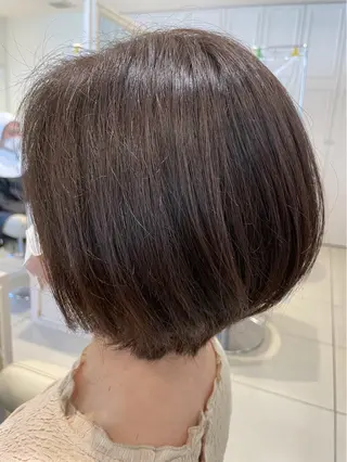 カラー 萩野 秋華のヘアスタイル