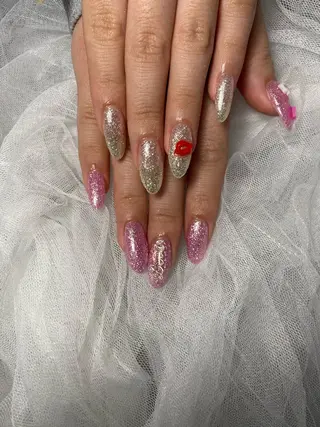 ネイル Ｌｉｔ所属・Ｌｉｔ .のネイルデザイン