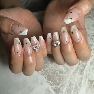 ネイル repos~ルポ~所属・里見 麗のネイルデザイン