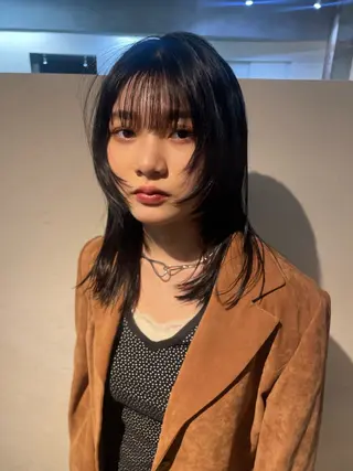 ミディアム カラー mio ／ハイトーンのヘアスタイル