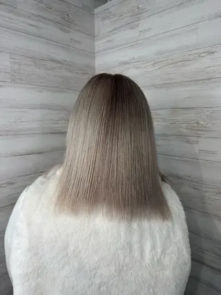 ミディアム AWANIKO 浦添店のヘアスタイル