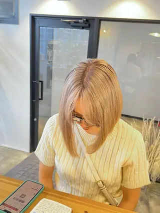 ショート カラー ハイトーンカラ ー/小川のヘアスタイル