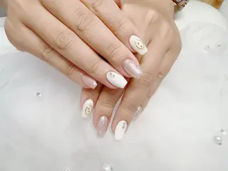 ネイル Fairyフェアリーネイルサロン所属・シズ セキのネイルデザイン