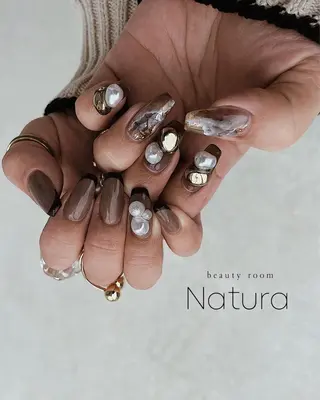 ネイル マツエク・マツパ アイブロウ beautyroom Naturaのネイルデザイン