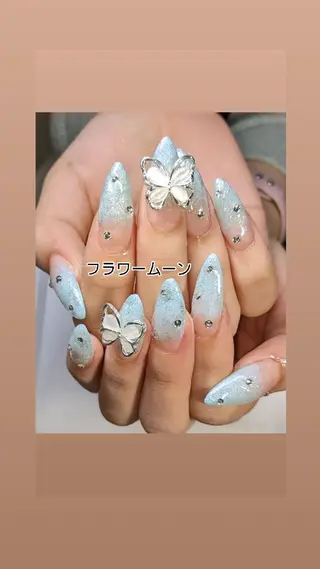 ネイル フラワー ムーンのネイルデザイン