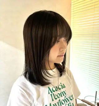 ミディアム Iris by artina 武蔵小杉店【イリス バイ アルティナ】所属・🎼レイヤー/顔周り カット/nene♬のヘアスタイル