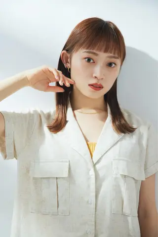 セミロング 🎨インナーカラー が得意👍新垣⚜️のヘアスタイル