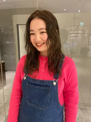 セミロング カラー パーマ 松村 澪里のヘアスタイル
