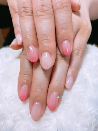 ネイル The Best Beauty受付担当のヘアスタイル