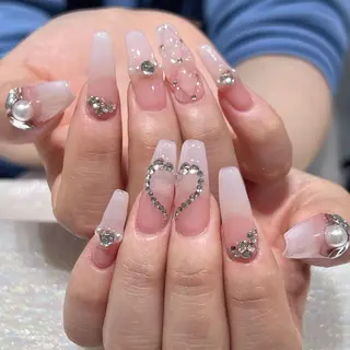 ネイル Queens 榊 まおのネイルデザイン