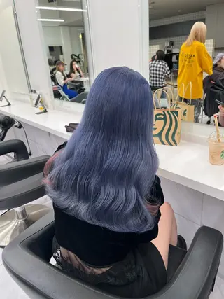 セミロング 寒色＆ブリーチ特化 寒色MiOのヘアスタイル