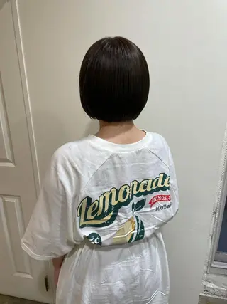 ショート カラー MIOベージュカラー 柔らかいカラーのヘアスタイル