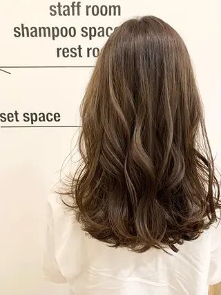 カラー 小林 駿介のヘアスタイル