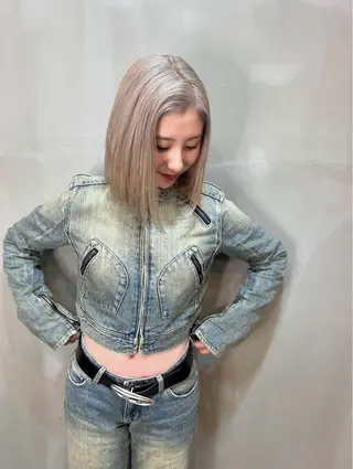 ミディアム L STUDIO所属・ハイトーン/ブリーチ 🧁soraのヘアスタイル