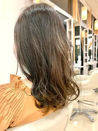 ミディアム 田中 美有のヘアスタイル