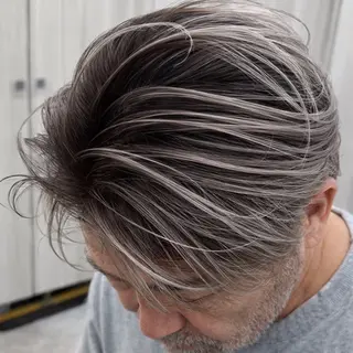 カラー メンズ Vel(ベル)所属・白髪ぼかし専門 三澤陽のヘアスタイル