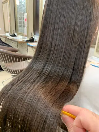 ロング 早坂 裕真のヘアスタイル