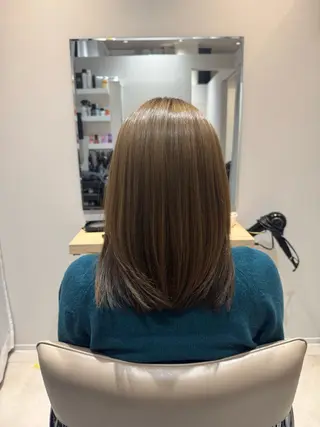 ミディアム カラー Eleanor spa&treatment 札幌店内にあるシェアサロン【WHITE】所属・シルクハイトーン / 髪質改善🦋MIKUのヘアスタイル