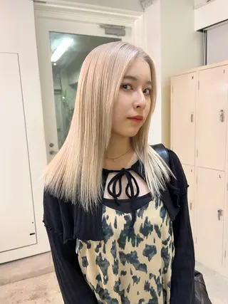 ショート カラー ハイトーン/レイヤー ハッシュカット/牧原のヘアスタイル