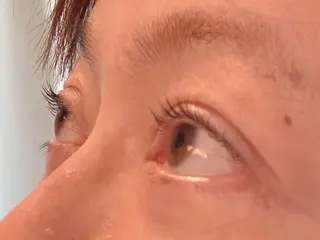 マツエク・マツパ Komaci所属・小顔矯正　まつ毛 Komaci篠田敦子のヘアスタイル