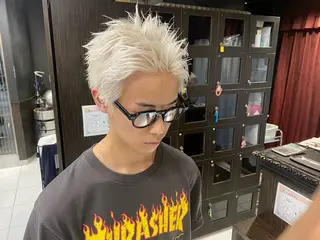 ショート カラー ホワイト/店長/カラ ー講師/錦糸町/岩崎のヘアスタイル