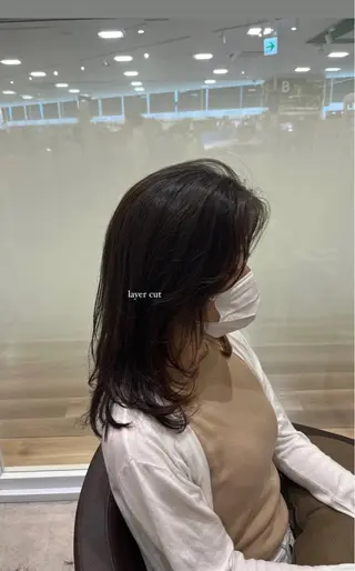 ミディアム 大野 桃果のヘアスタイル