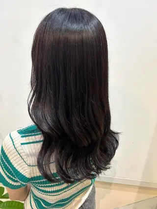 ミディアム カラー イシイ シオリのヘアスタイル