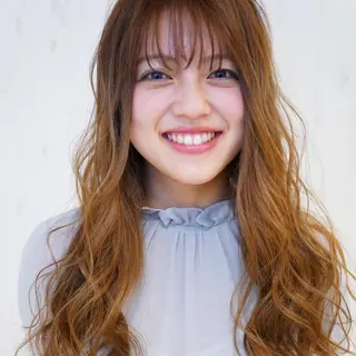 ロング 越智 咲穂のヘアスタイル