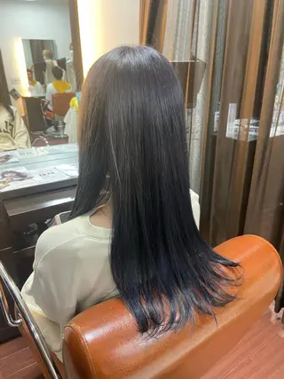 ロング 瀧下 唯のヘアスタイル