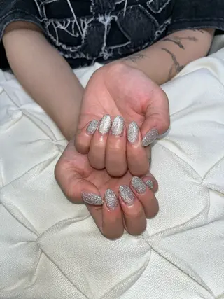 ネイル nail.salon .Reversalのネイルデザイン