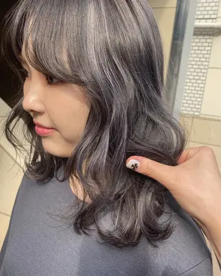 ロング カラー 只野 真衣のヘアスタイル
