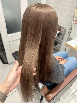 ロング 🍂透明感ベージュ カラー🍂森部杏菜のヘアスタイル