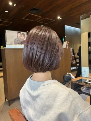 ミディアム 三宅 志穏のヘアスタイル