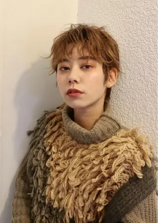 ショート graxi'    グラシー所属・ブリーチ/ハイトーン SERINAのヘアスタイル