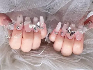 ネイル She   Nail所属・ISA_ BELLAのネイルデザイン