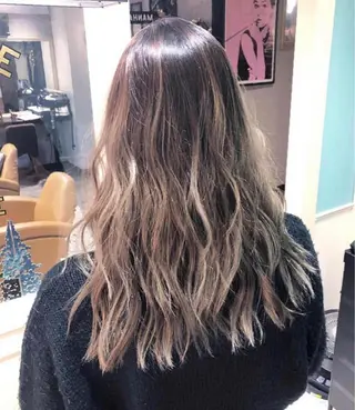 ロング salowin 原宿 aroa所属・韓国／ハッシュカット ／透明感カラー／金野のヘアスタイル