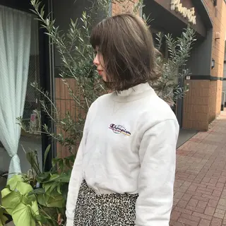 ミディアム カラー レイヤー/顔周り /AKARIのヘアスタイル