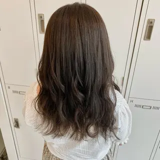 ミディアム カラー YUNA ユウナのヘアスタイル