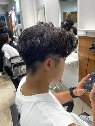 パーマ メンズ RIN／韓国ヘア レイヤーカットのヘアスタイル