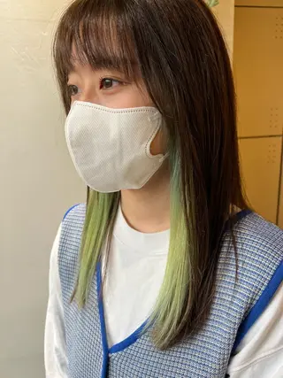 カラー AIconic nagoya所属・縮毛矯正/ レイヤー/ミディアムのヘアスタイル