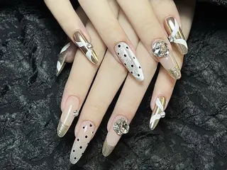 ネイル 🩷 Mio 🩷のネイルデザイン