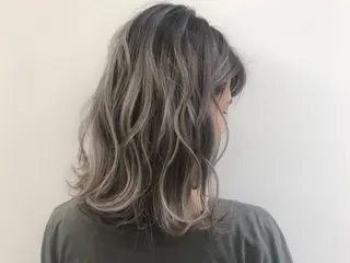 ミディアム due hair 京都駅前店 MILBON オージュア認定サロン【デューヘアー】所属・ハイトーンブリーチ 土坂 由志【京都】のヘアスタイル