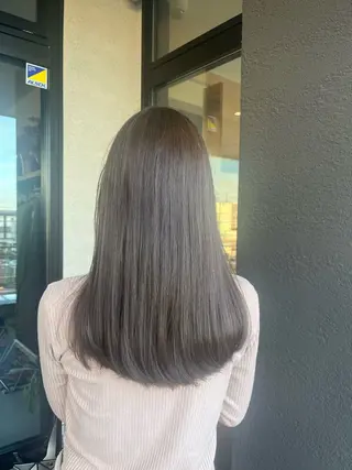 セミロング カラー 坂口 友莉香のヘアスタイル