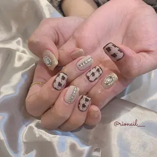 ネイル 𝘙𝘪𝘰𝘯𝘢 ...🕯🤍のネイルデザイン