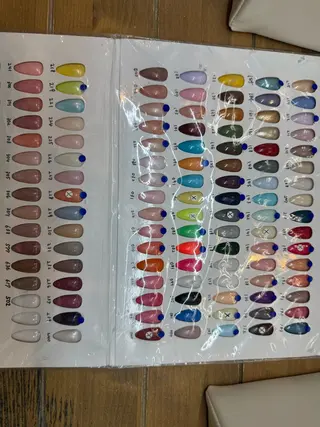 ネイル エーナイン大通本店所属・川村 優美花のネイルデザイン