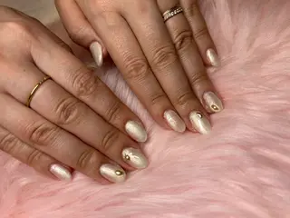 ミディアム Nailsalon Little Rのネイルデザイン