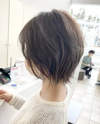 ショート カラー 加藤 由紀のヘアスタイル