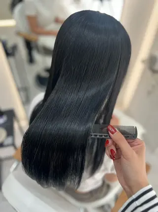 ロング カラー Zina aimiのヘアスタイル