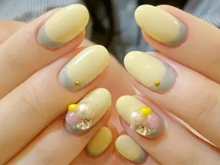 ネイル ネイル＆フラワーサロン〜Ri✦hiro〜鳥栖店所属・HIRATA RIEのネイルデザイン