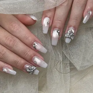 ネイル Maggie Nail🦩のネイルデザイン